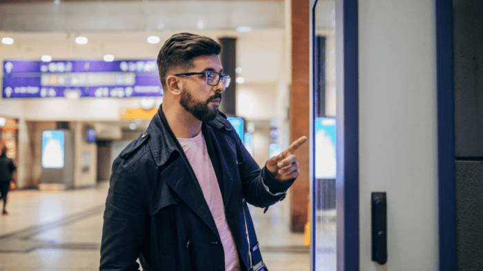 A company that rents dvds from vending machines